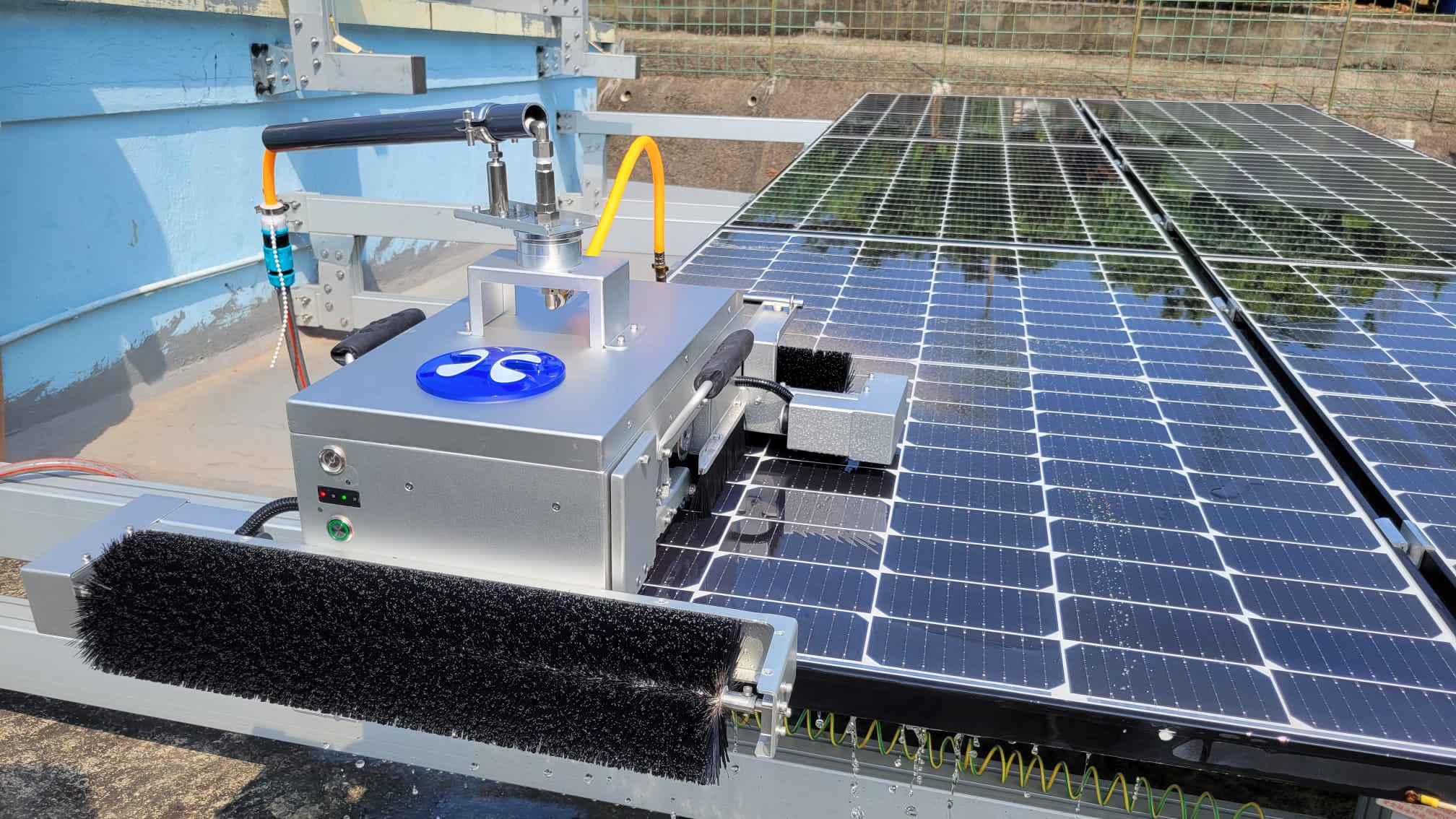I&T Solution - Solar Panel Cleaning Robot with Artificial Intelligence ...